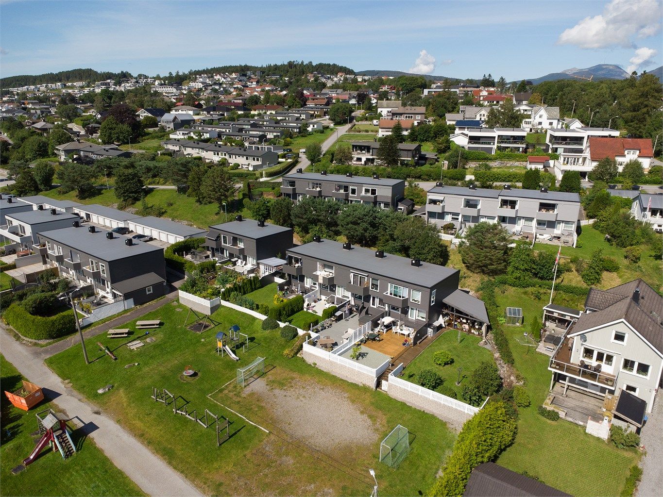 Etablert og barnevennlig boligområde på Furmyra med kort vei til Åse skole.