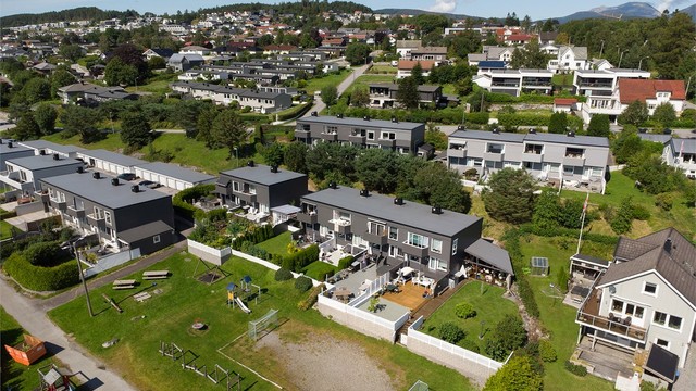 Etablert og barnevennlig boligområde på Furmyra med kort vei til Åse skole.