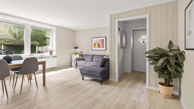 Lys og behagelig atmosfære med lune farger og fint dagslys