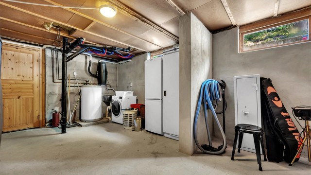 Praktisk vaskerom i kjeller.