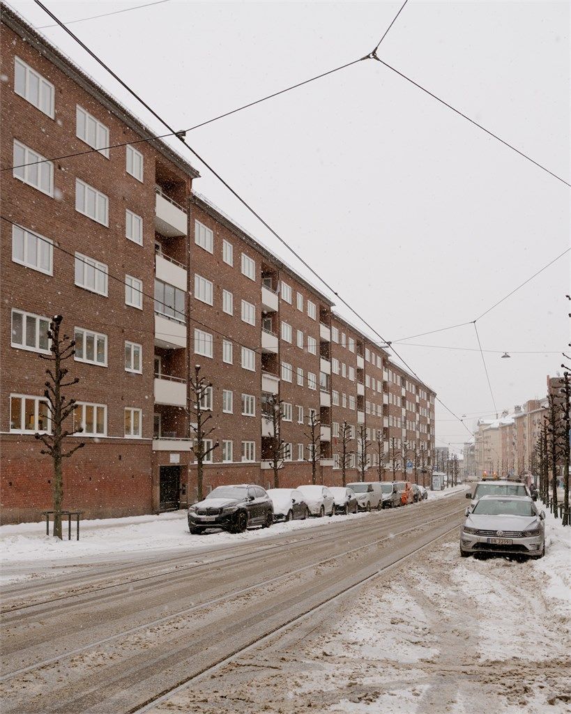 Carl Berner er et kollektivt knutepunkt, og du tar deg enkelt til nesten alle kanter av Oslo. 