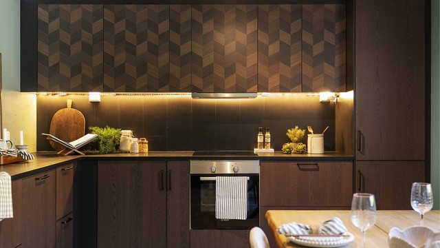 Kjøkkenet fra IKEA fremstår elegant, moderne og funksjonelt med oppdaterte fronter fra nyere tid
