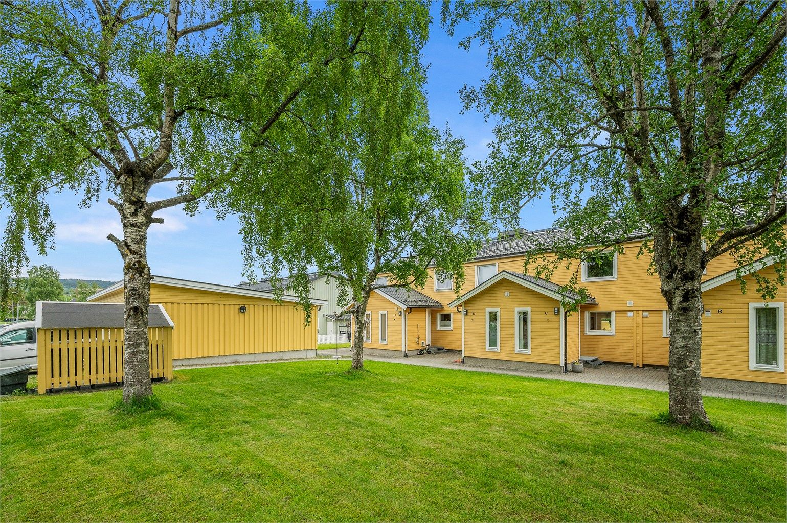 Fra boligen er det kort avstand til NTNU Gløshaugen, SINTEF, Teknobyen, Lerkendal og St. Olavs Hospital. Sentrum nås enkelt til fots, med sykkel eller via gode kollektivforbindelser.