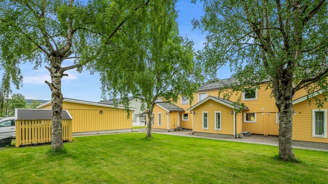 Fra boligen er det kort avstand til NTNU Gløshaugen, SINTEF, Teknobyen, Lerkendal og St. Olavs Hospital. Sentrum nås enkelt til fots, med sykkel eller via gode kollektivforbindelser.