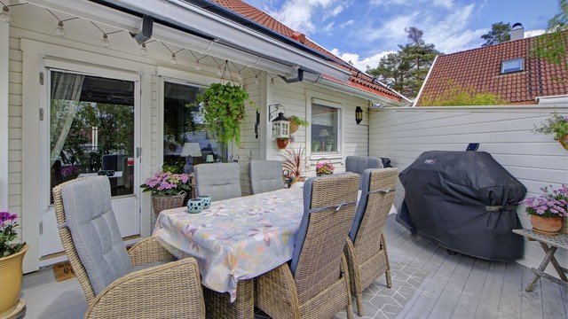 Uteplass med adkomst fra stue