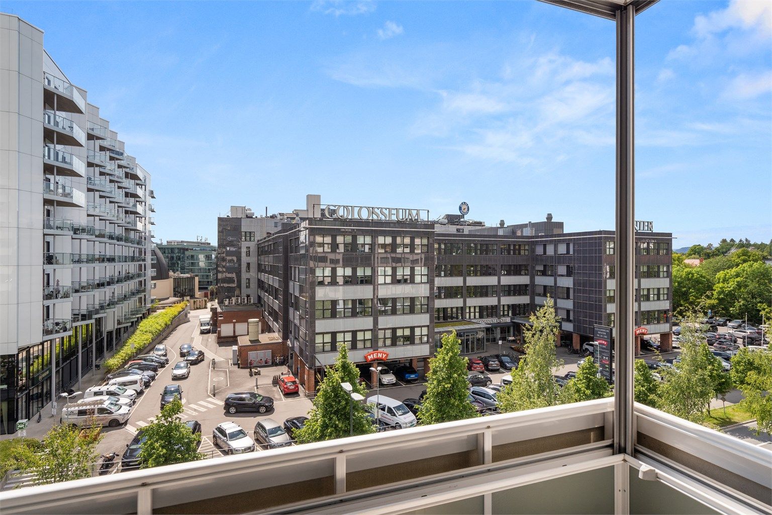 Leiligheten har en sentral og meget attraktiv beliggenhet på Majorstuen.