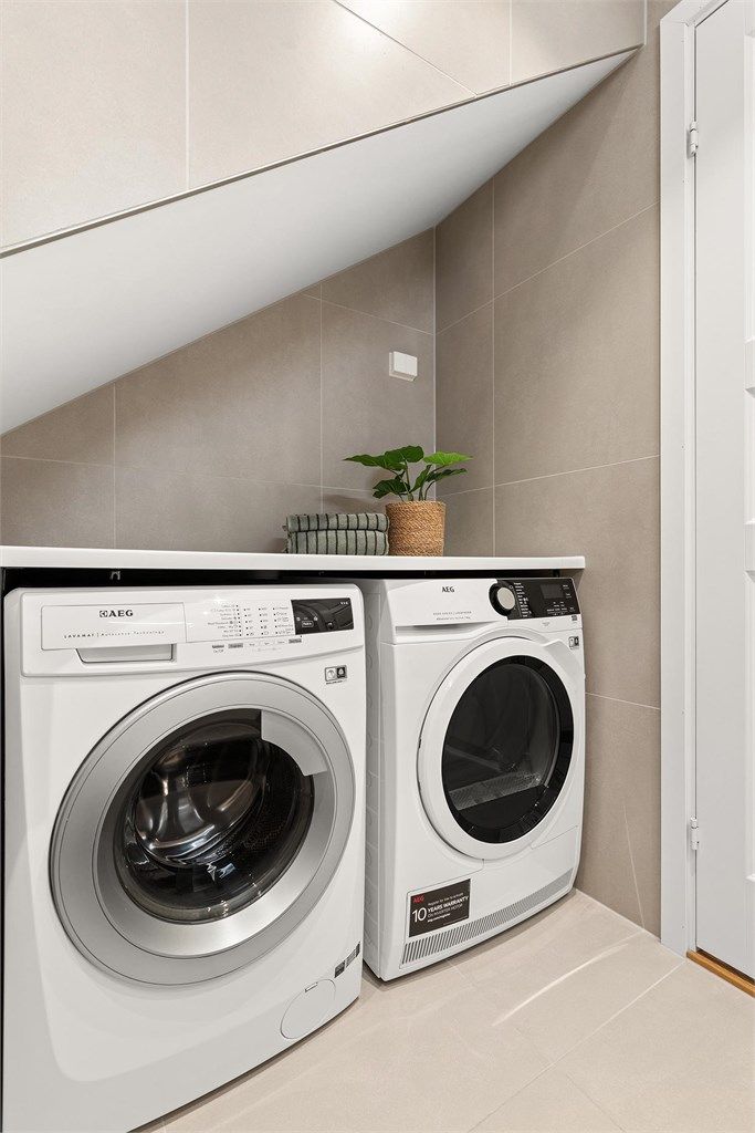 Her er det også opplegg for vaskemaskin og tørketrommel.