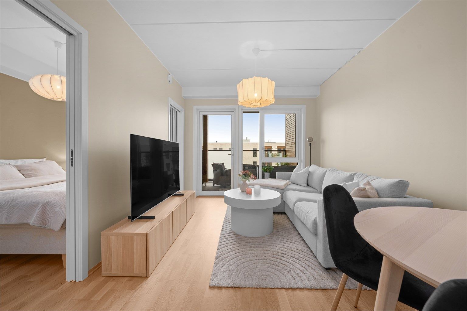 Leiligheten har utvendige screens i stue og soverom.