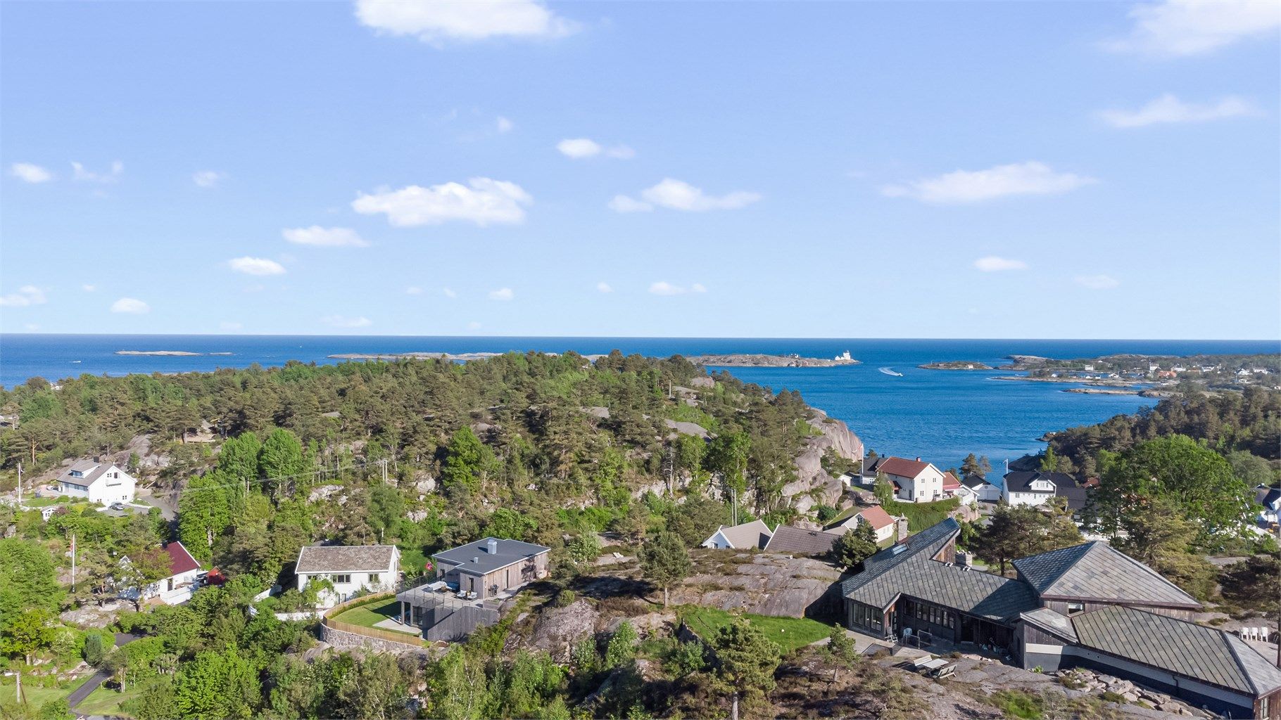 Lyngørfjorden og mulighet for båtplass i nærheten.