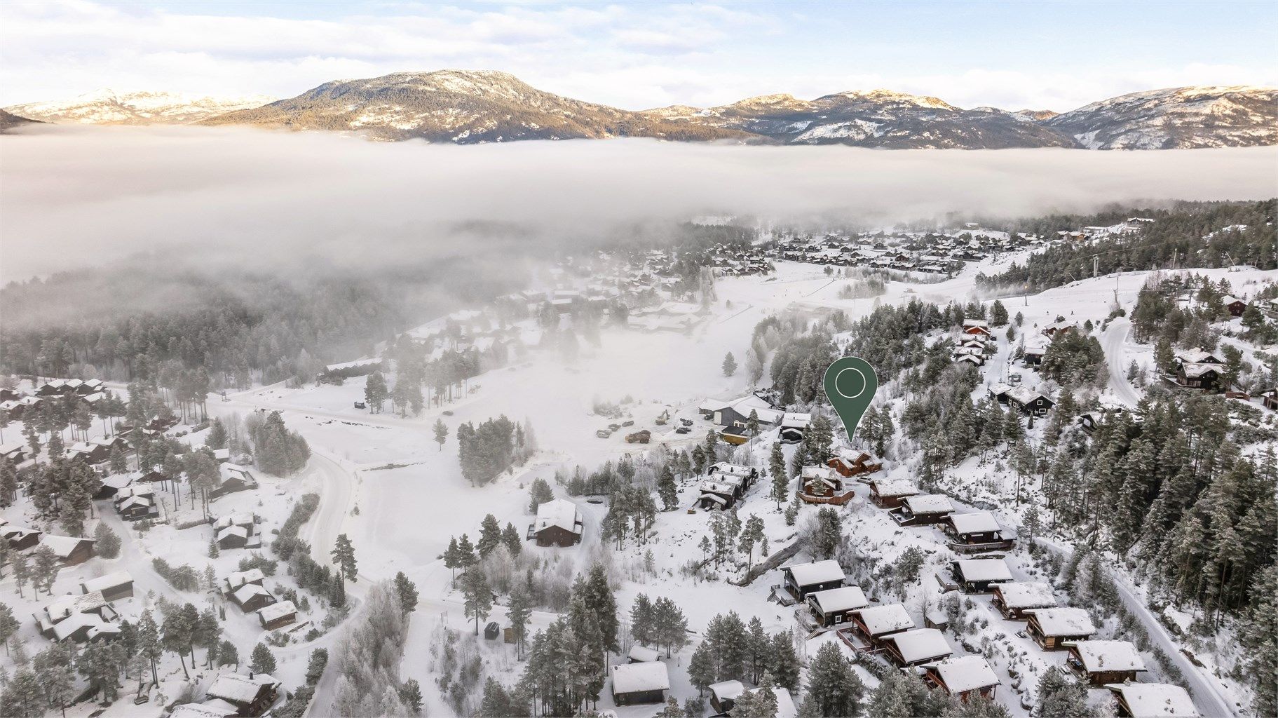 Alpinanlegget ligger rett ved hytten - perfekt for den aktive familien!