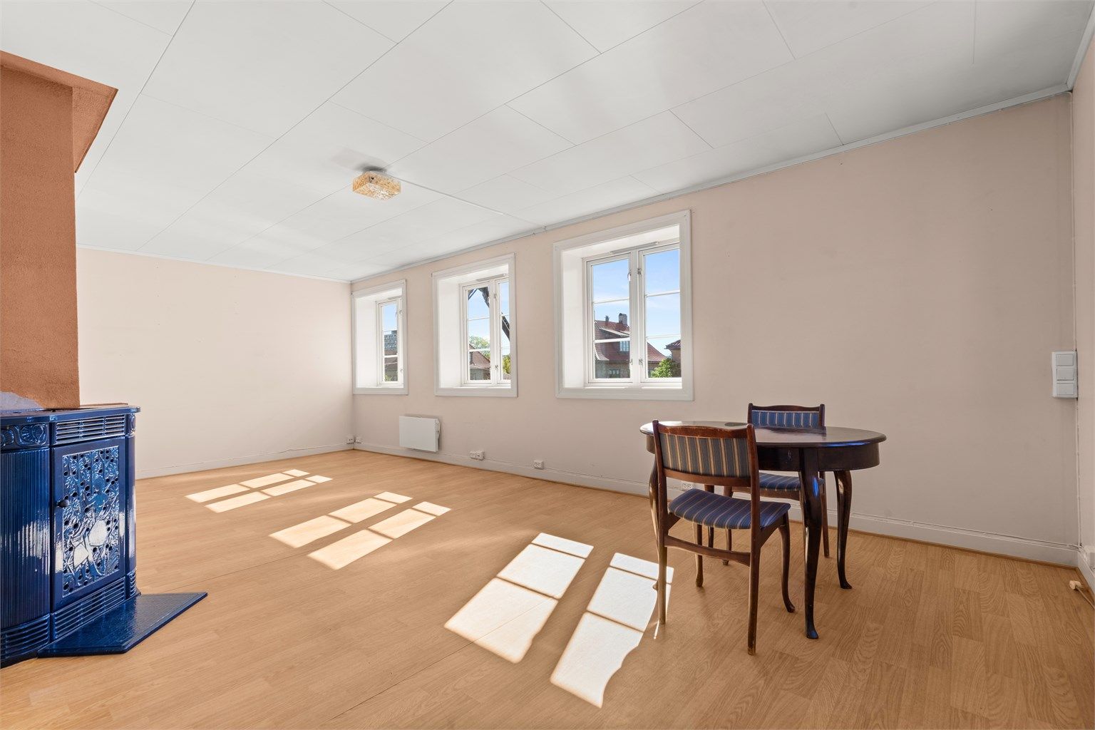 Townhouse med flott, intern beliggenhet over to plan og egen hageparsell. 