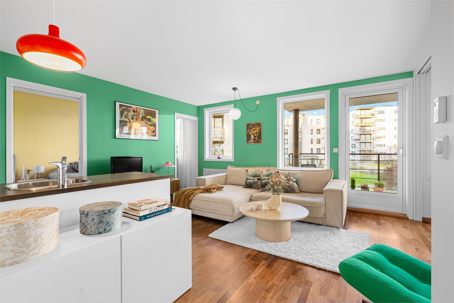 Lene Hviding v/Krogsveen har gleden av å presentere Breivikveien 25.