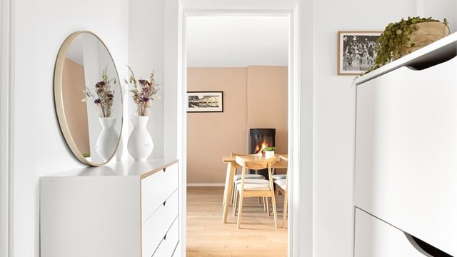 Leiligheten disponerer svært gode lagringsmuligheter med tre eksterne boder.