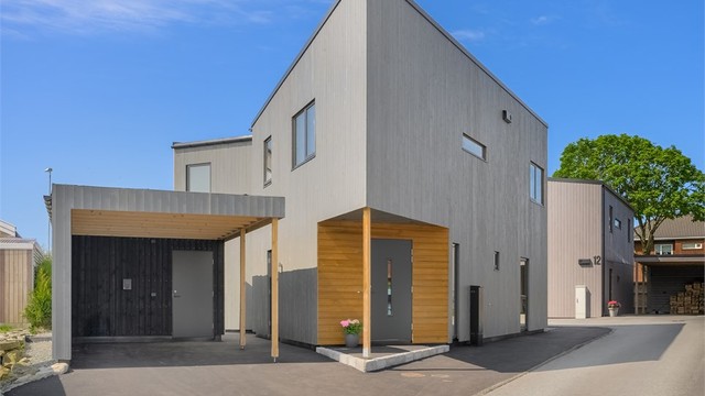 Kristoffer Mohn Kverneland i eiendomsmegler Krogsveen Presenterer Fredheimsvegen 8!