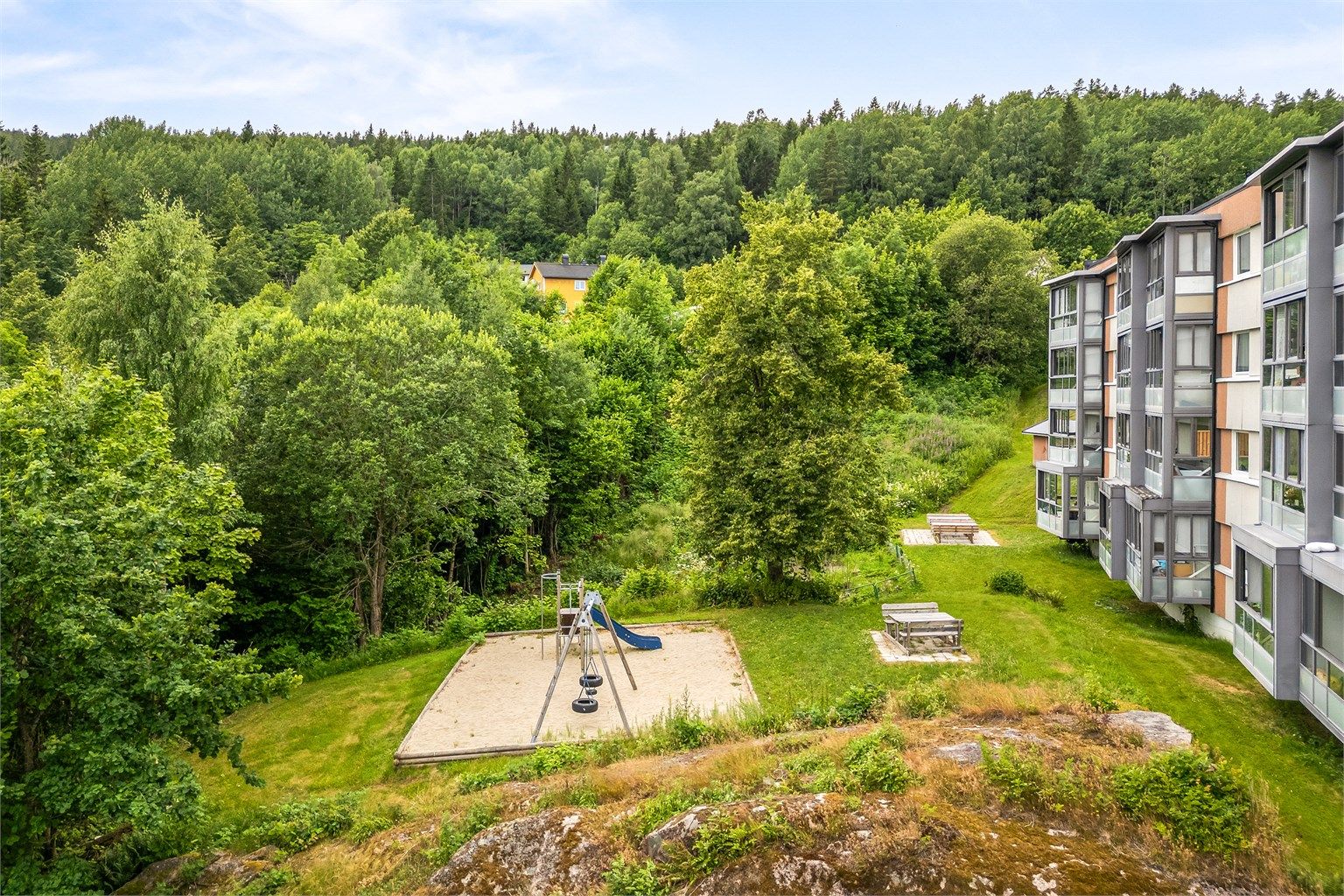 Hyggelig lekeplass på borettslagets fellesareal.