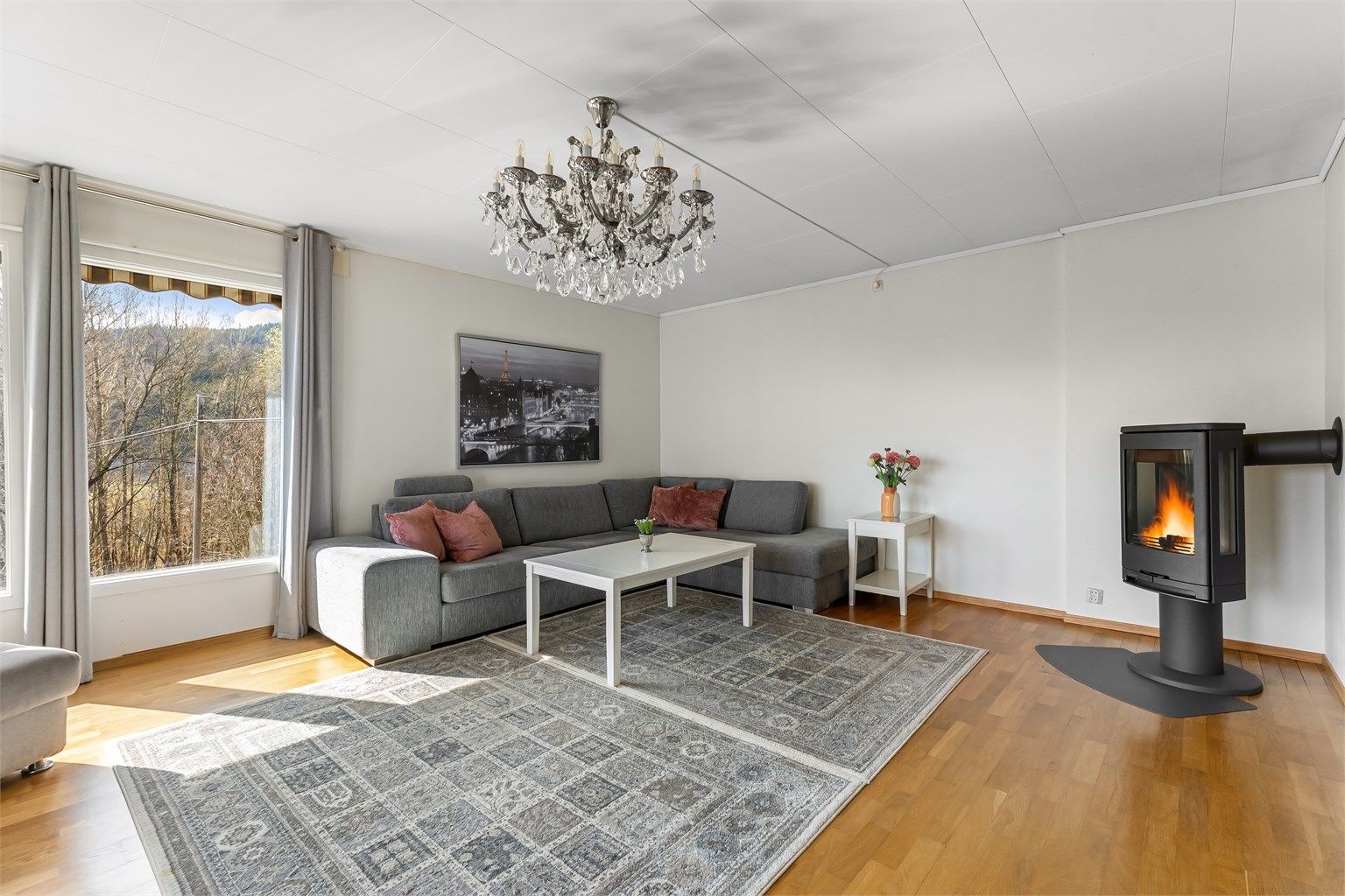 Koselig peis som gir både varme og hygge