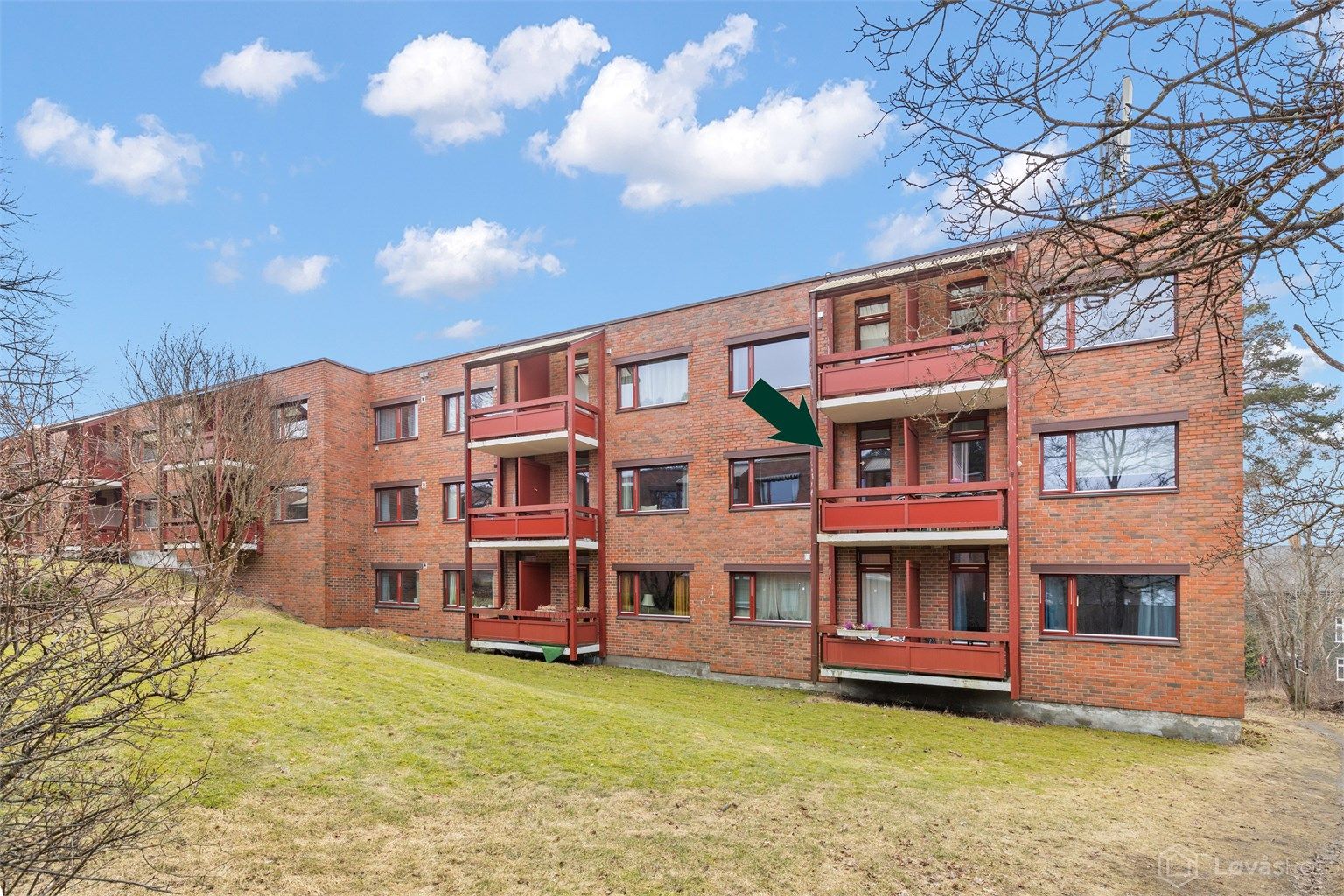 Velkommen til Skovheim - 2-roms seniorleilighet (60+) | Balkong  | Trappefritt/Heis | Tilbaketrukket og skjermet