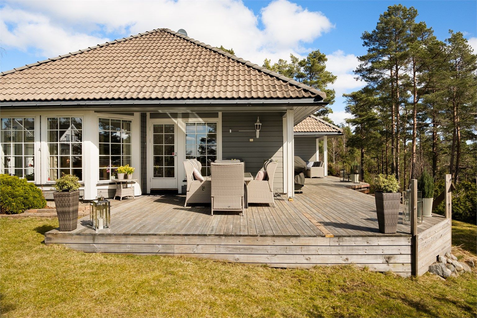 Solforholdene på eiendommen er meget gode, dagen gjennom.