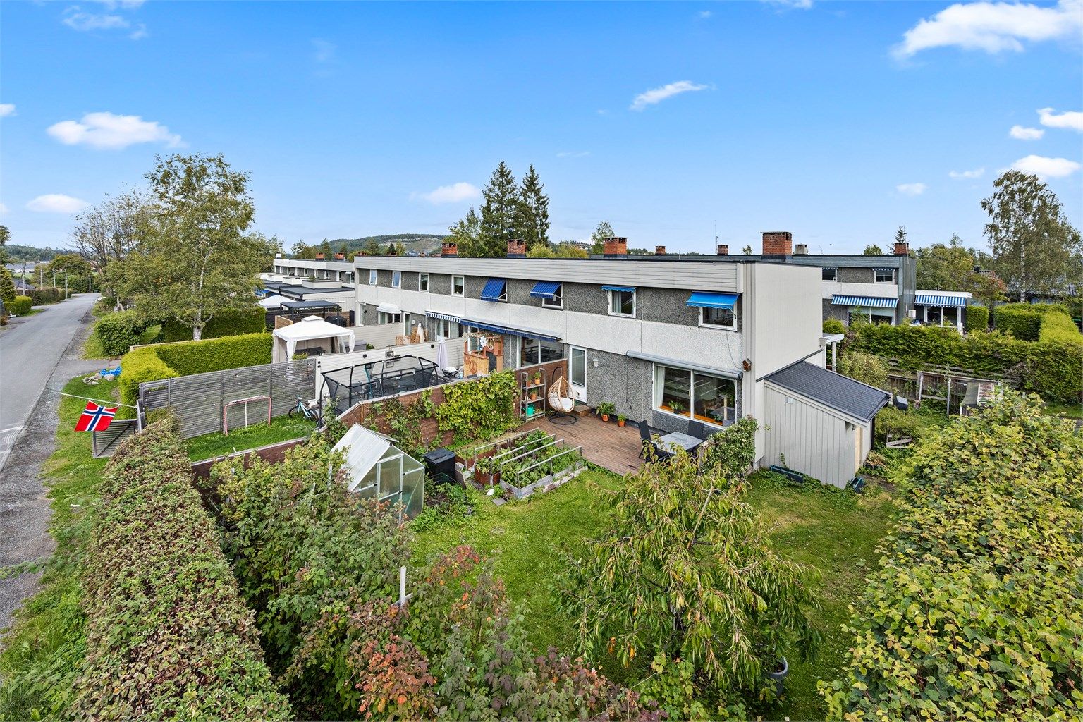 Etablert og barnevennlig bomiljø på Korsfjellet med kort vei til Åsenhagen skole.