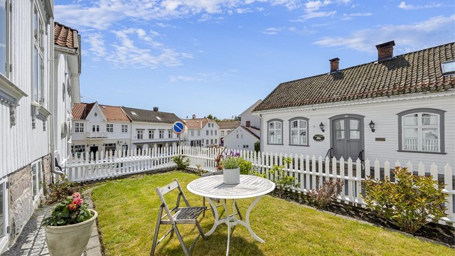 Fantastisk sentrumsbeliggenhet i Risør- kort vei til det meste!