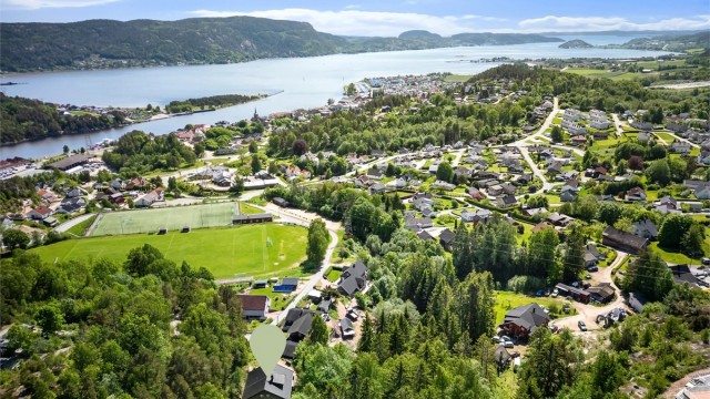 Høy og fri beliggenhet, som gir en flott utsikt over Svelvik og fjorden.
Foto: Ole Thoresen