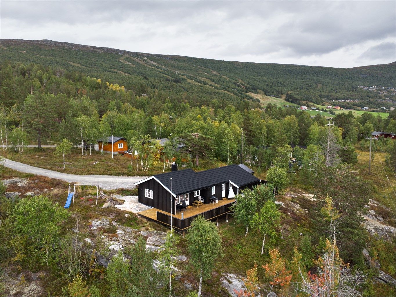 Velkommen til Gamlevegen 24, en flott innholdsrik hytte beliggende på Bjorliberget - presentert av Eiendomsmegler/Partner Harald Osdal
Foto: Jarle Osen