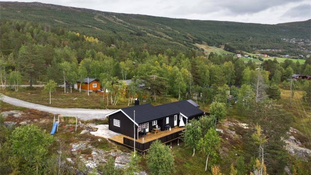 Velkommen til Gamlevegen 24, en flott innholdsrik hytte beliggende på Bjorliberget - presentert av Eiendomsmegler/Partner Harald Osdal
Foto: Jarle Osen