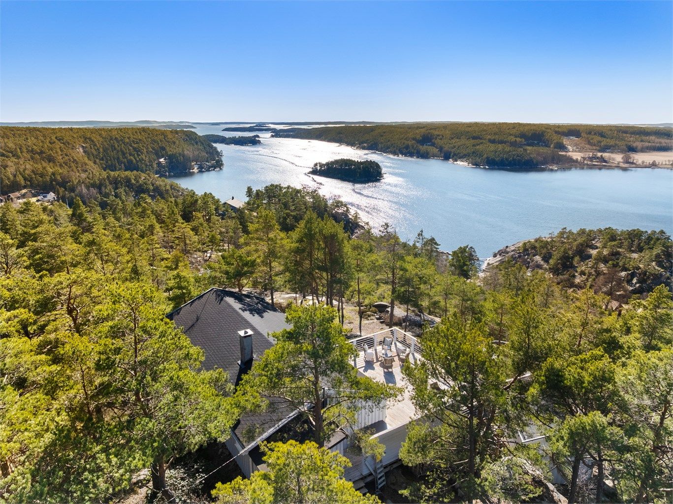 Helleveien 235 presenteres av Raymond Bøhn i Krogsveen.