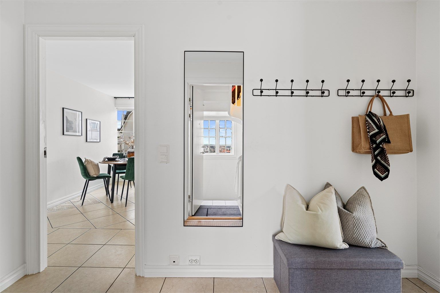 Romslig gang med plass til ytterøy og sko