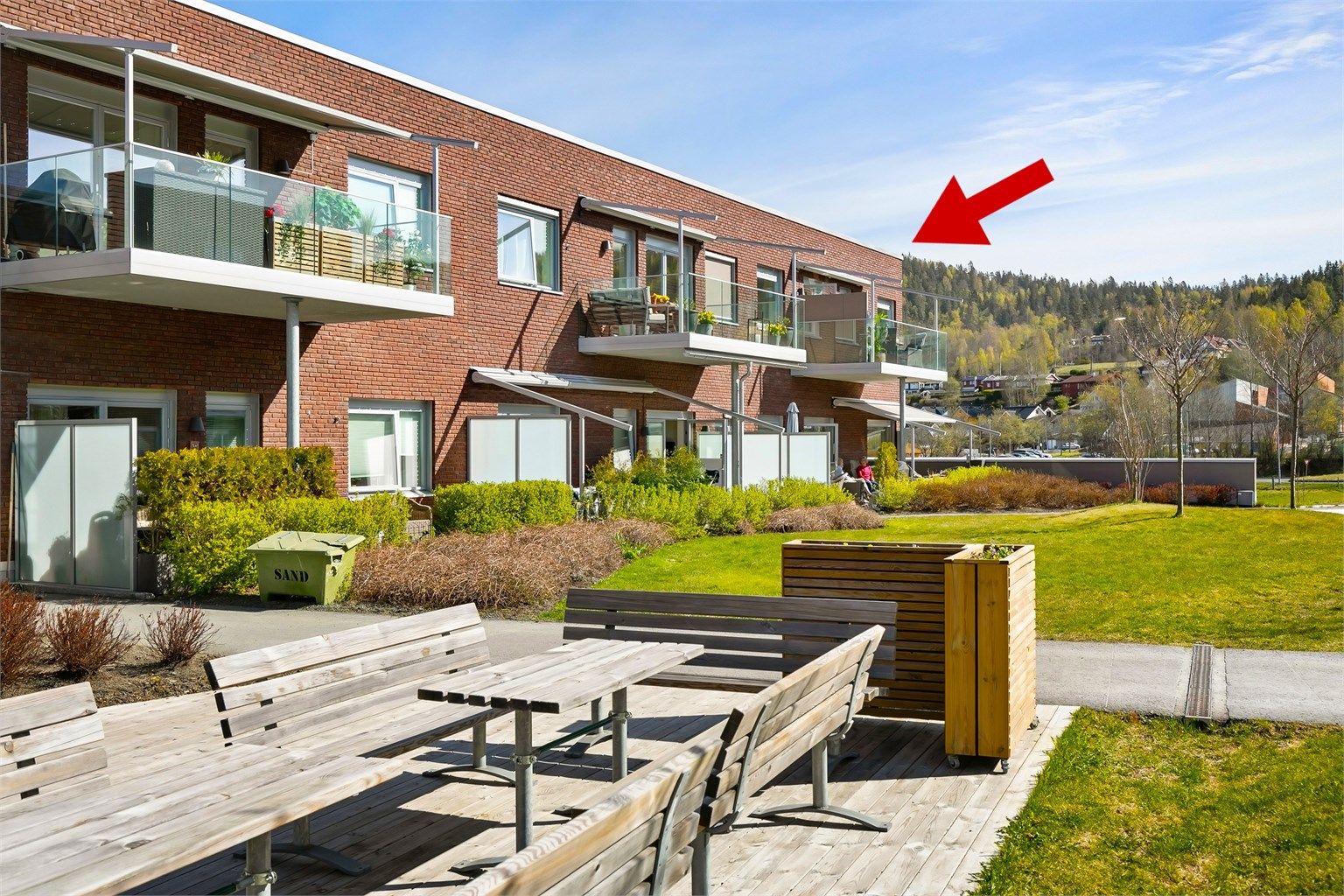 Leiligheten har en flott beliggenhet i naturskjønne og rolige omgivelser på Bærums Verk