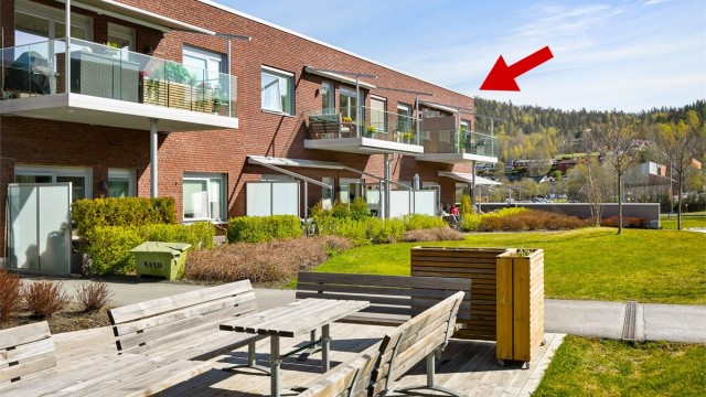 Leiligheten har en flott beliggenhet i naturskjønne og rolige omgivelser på Bærums Verk