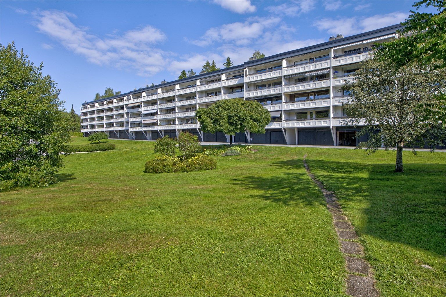 Diverse sittegrupper, lekeplasser, m.m. på sameiets fellesområder