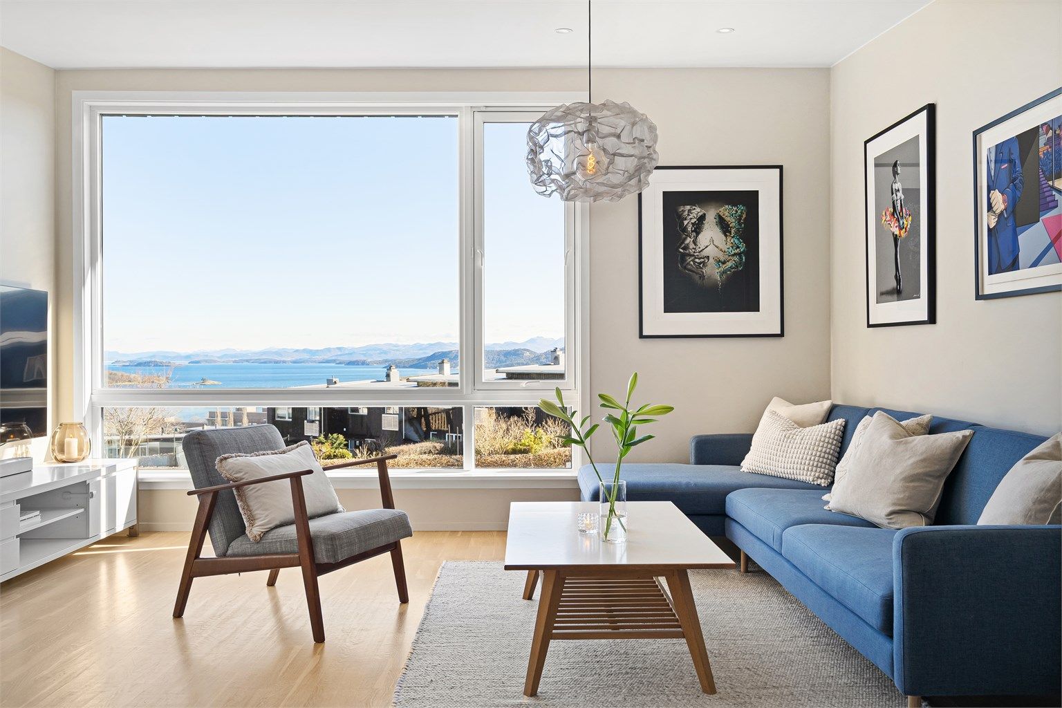 Lene Hviding v/Krogsveen har gleden av å presentere Dronningåsen 54.