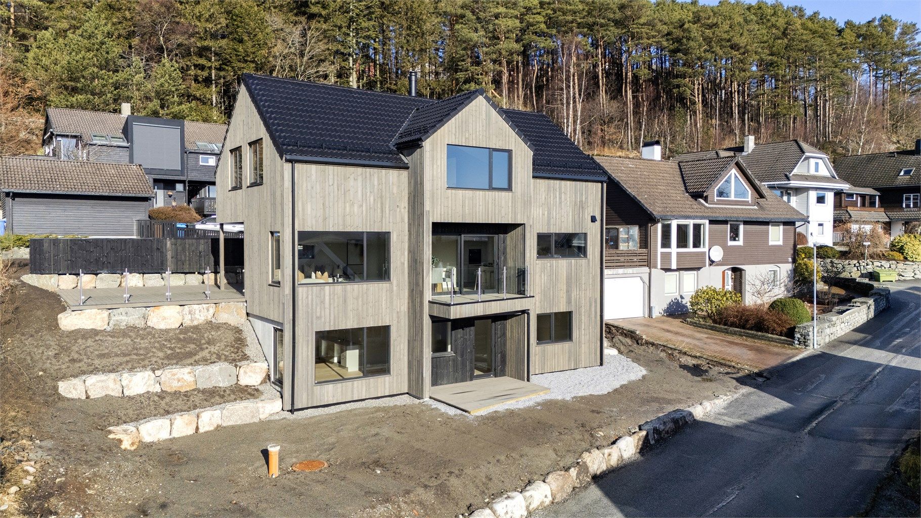 Velkommen til Hanahagen 4 - En nyoppført, stor enebolig med moderne arkitektur og gjennomtenkte løsninger.