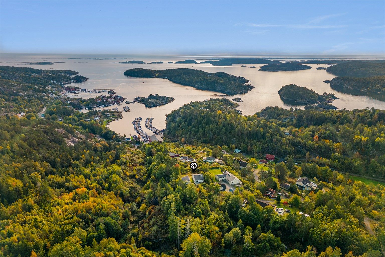 Beliggenheten gir et flott utgangspunkt for båtturer til sommerperler som Stråholmen, Kragerø og Jomfruland.