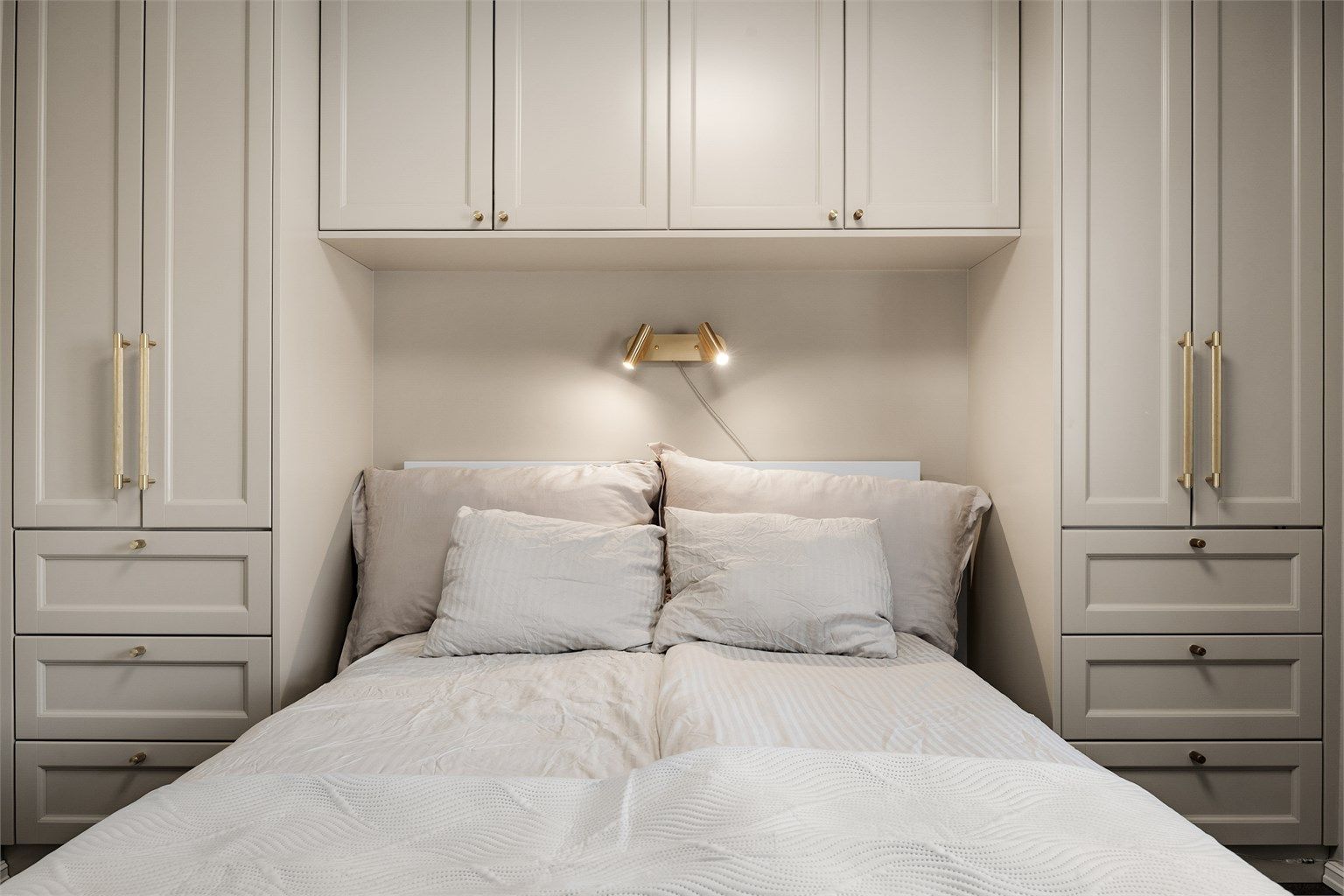 Godt med lagringsplass i skuffer og skap.