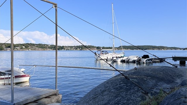 Sommer og idyll i Mefjorden.