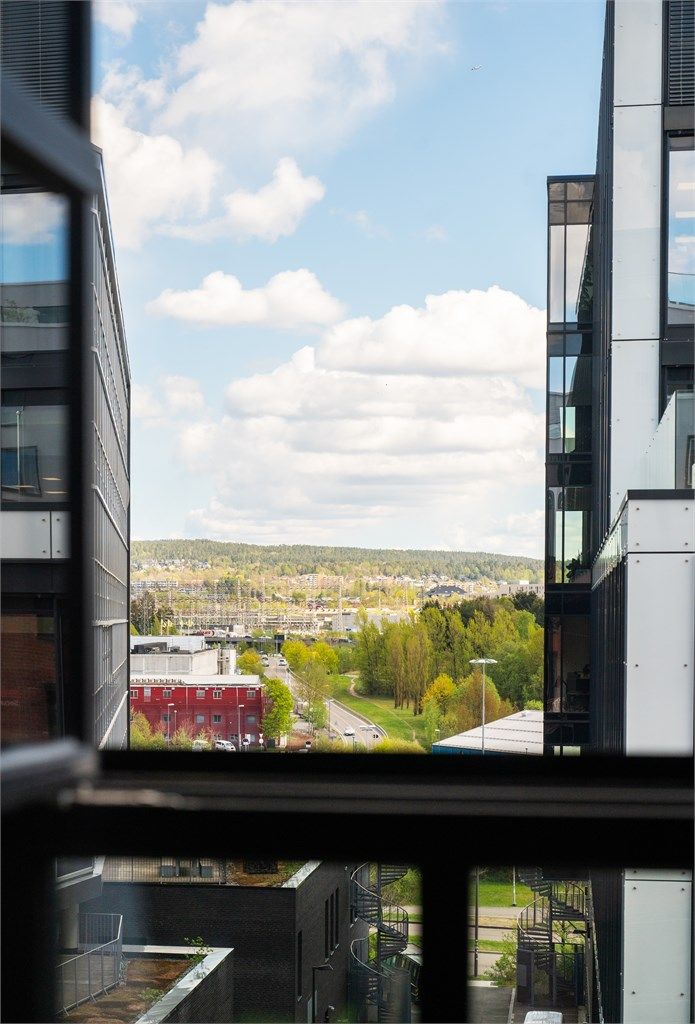 Lave felleskostnader på kr. 2 819,-per måned, samt et lavt årlig strømforbruk på ca. 1 117 kWh.
