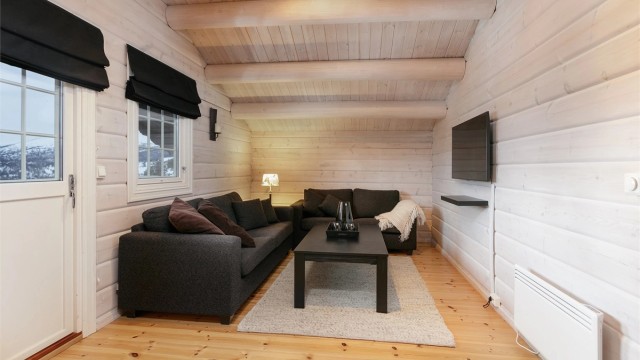 Koselig loftstue med utgang til balkong med flott utsikt