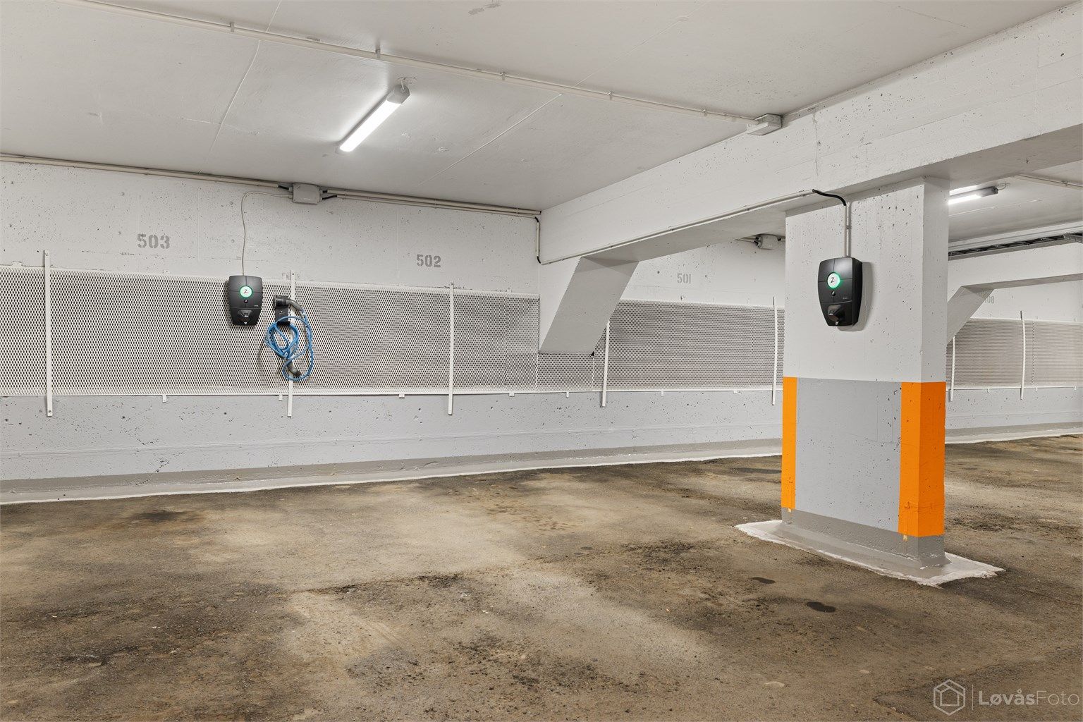 Til leiligheten medfølger garasjeplass med installert elbillader.