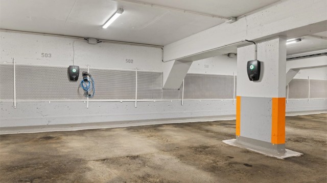 Til leiligheten medfølger garasjeplass med installert elbillader.