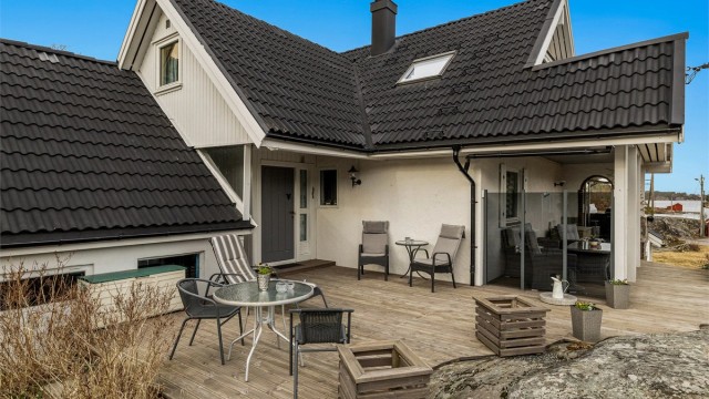 Når været tillater det er det best å spise måltidene ute.