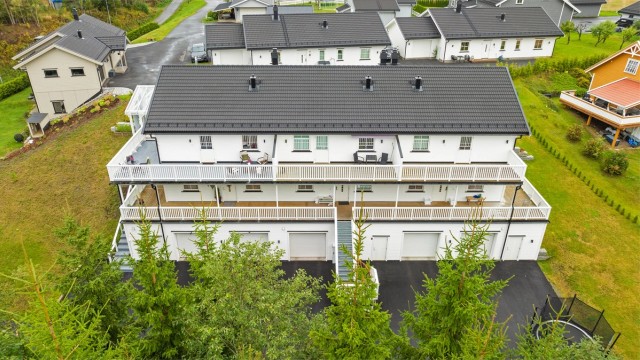 Balkongen er utvidet slik at man får full utnyttelse av solforholdene.