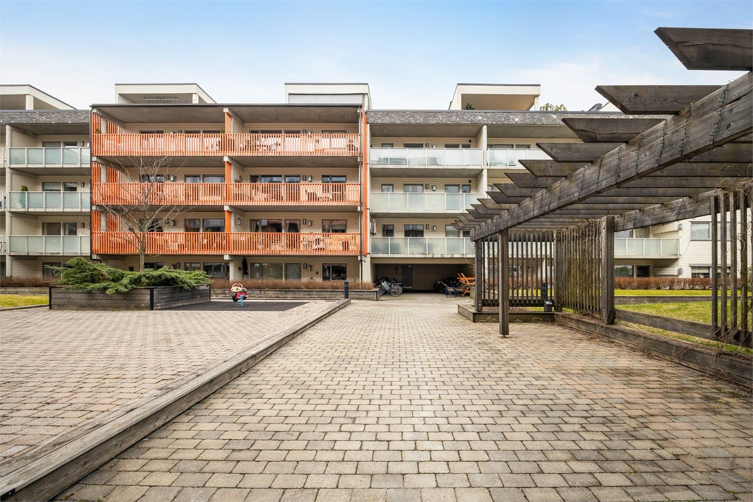 Attraktiv og sentral beliggenhet i rolig sidegate