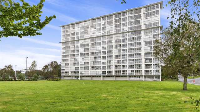 Velkommen til Rektor Berntsens gate 11B, en lys og fin leilighet i populær boligblokk.