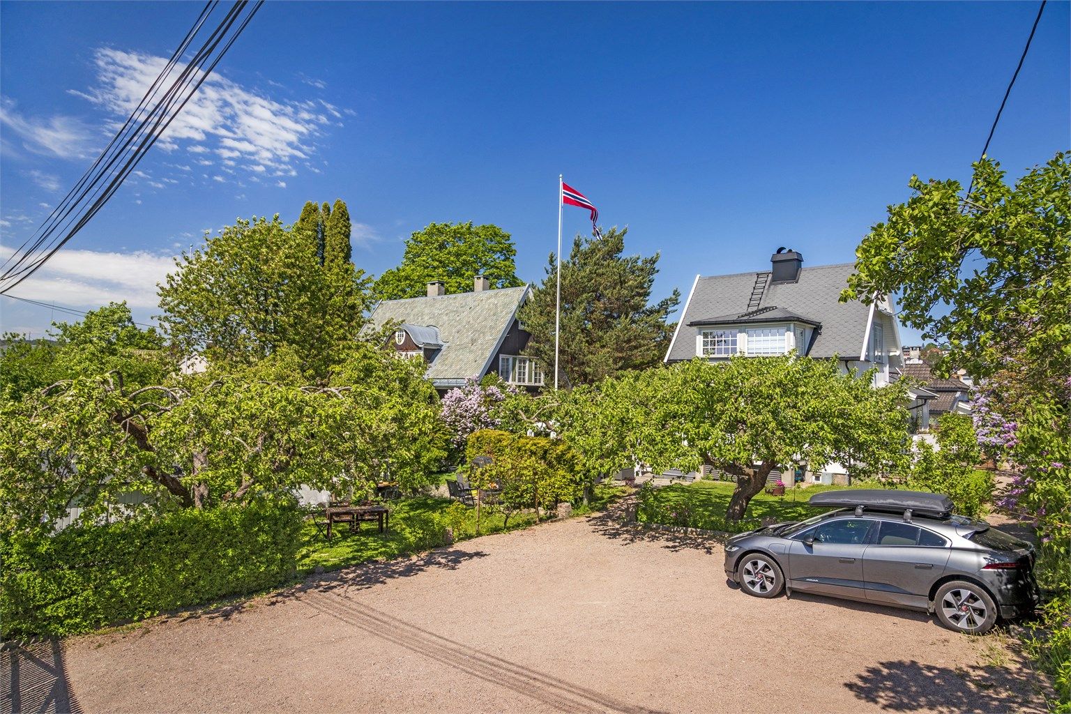 2 medfølgende parkeringsplasser