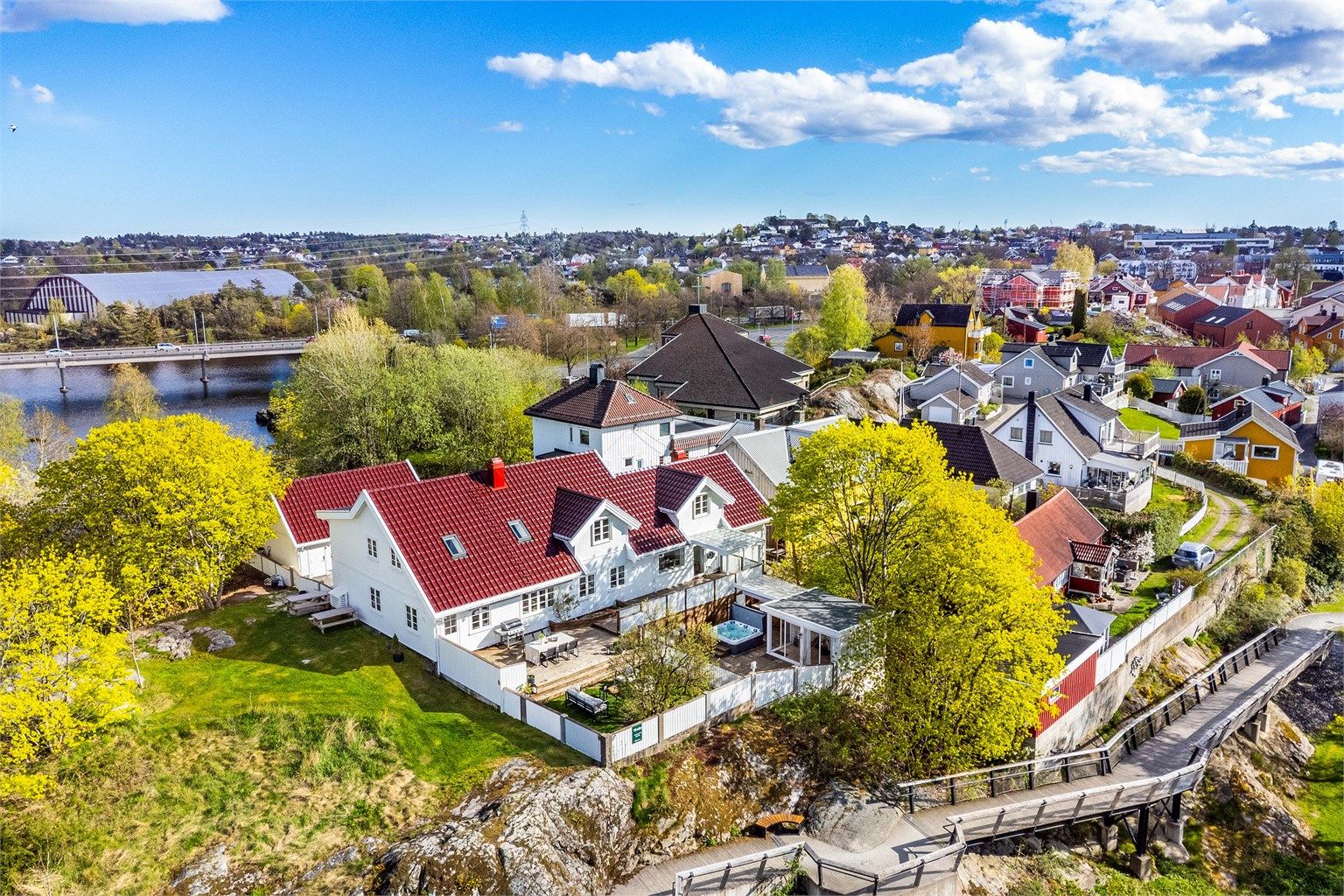 Velkommen til Bjerget 25 - en helt unik eiendom på toppen av Moss by. Fotograf; Børge Oppegård.