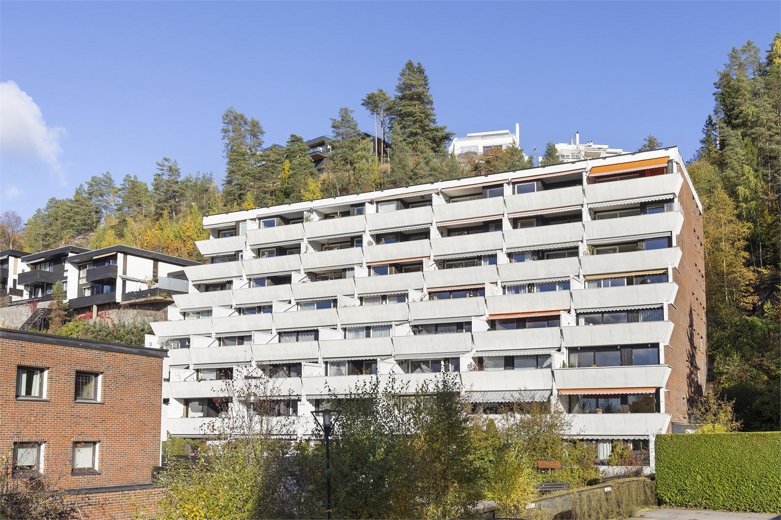 Sameiet ligger i et veletablert og grønt boligområde på Kjelsås.