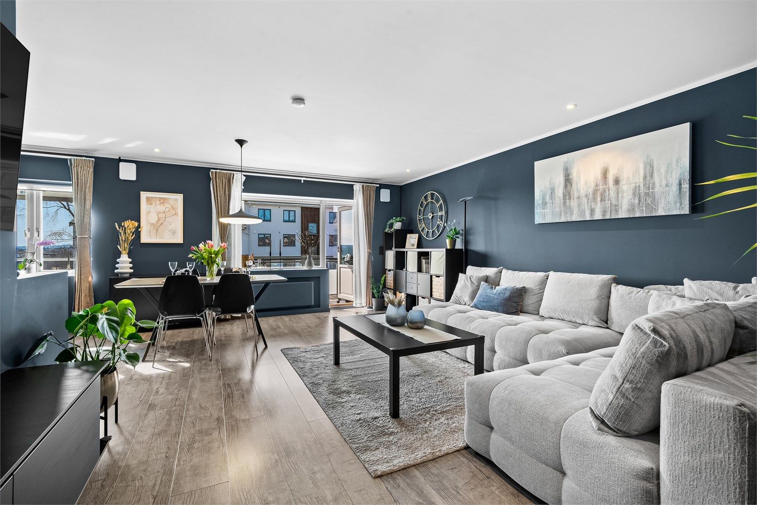 Velkommen til Michelets vei 17B presentert av Marius Dyngeland Iversen, en lekker perle rett ved Forebu! 