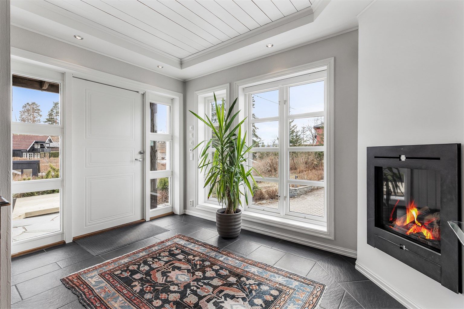 I entreen er det en integrert gassovn.